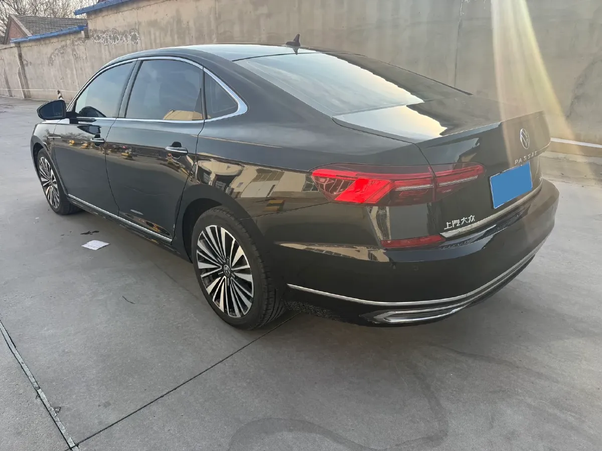 2020 Volkswagen Passat 2.0T 220HP L4 7DCT,autocango,china used car exporter,china ev exporter,chinese used car exporter,chinese used ev exporter