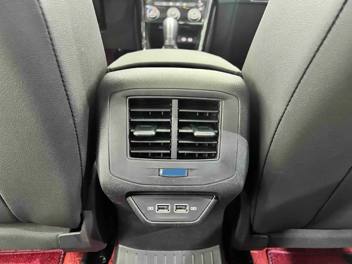 2022 Volkswagen T-Roc 1.4T 150HP L4 7DCT,autocango,china used car exporter,china ev exporter,chinese used car exporter,chinese used ev exporter