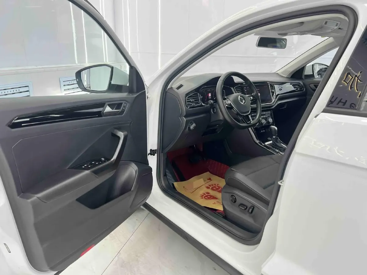 2022 Volkswagen T-Roc 1.4T 150HP L4 7DCT,autocango,china used car exporter,china ev exporter,chinese used car exporter,chinese used ev exporter