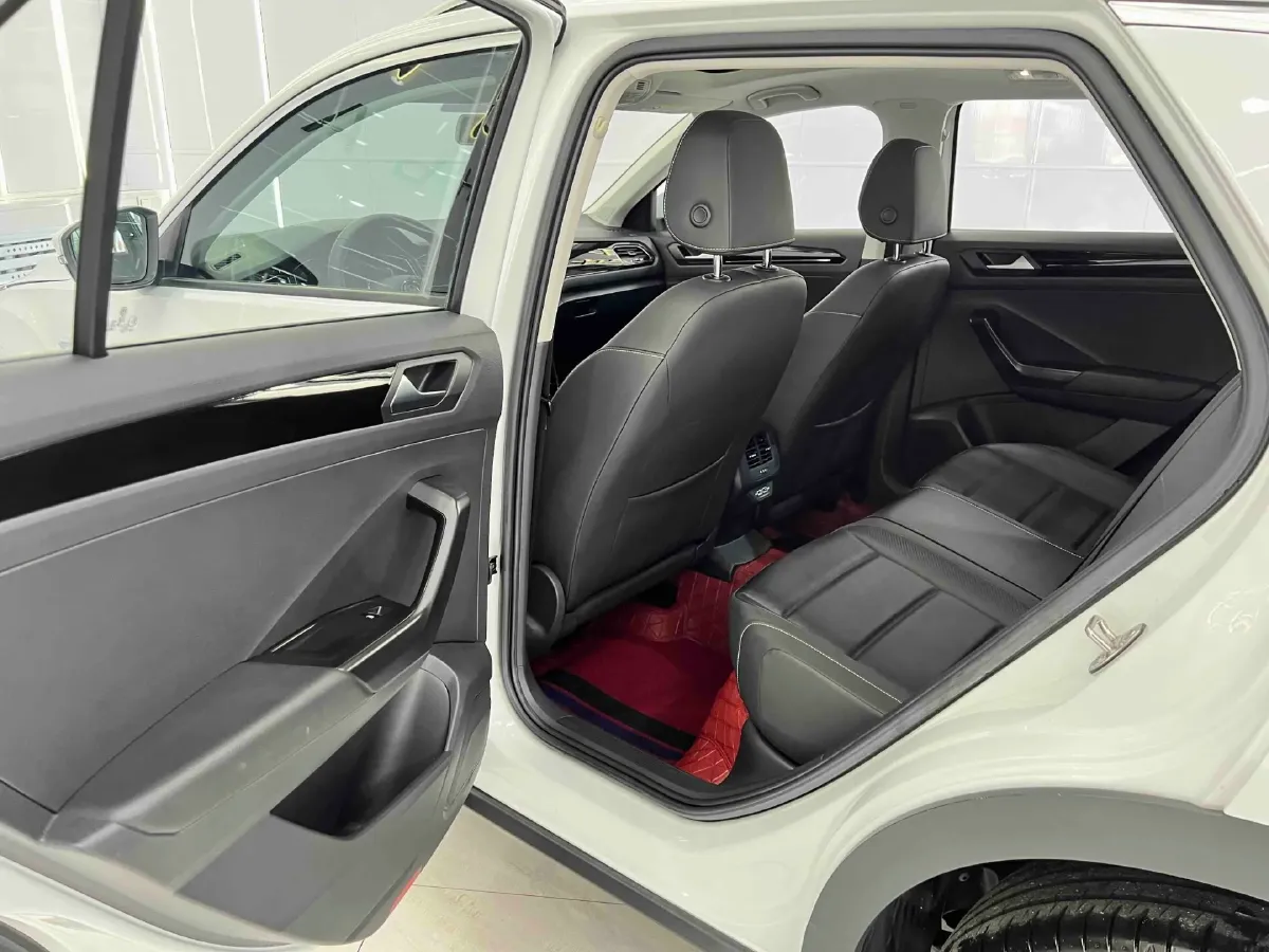 2022 Volkswagen T-Roc 1.4T 150HP L4 7DCT,autocango,china used car exporter,china ev exporter,chinese used car exporter,chinese used ev exporter