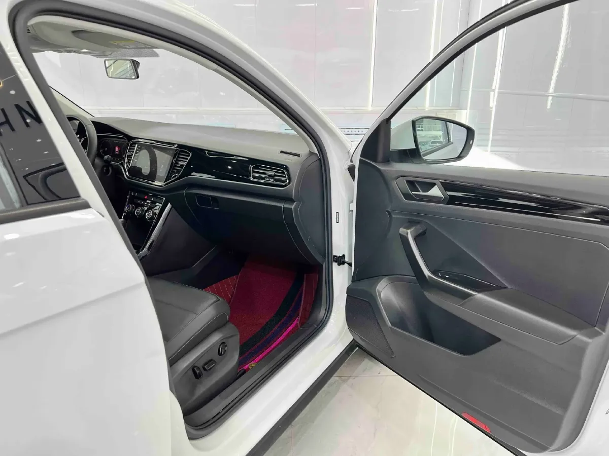 2022 Volkswagen T-Roc 1.4T 150HP L4 7DCT,autocango,china used car exporter,china ev exporter,chinese used car exporter,chinese used ev exporter