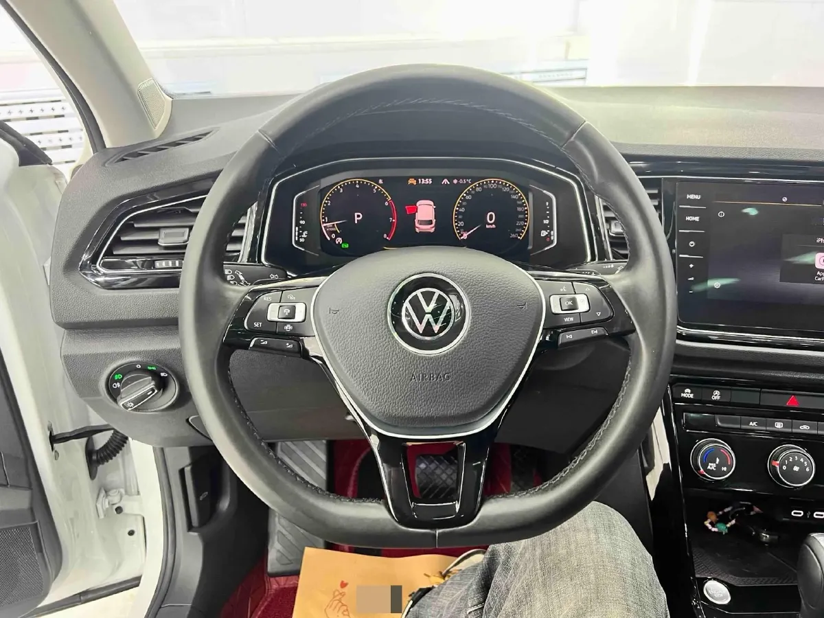 2022 Volkswagen T-Roc 1.4T 150HP L4 7DCT,autocango,china used car exporter,china ev exporter,chinese used car exporter,chinese used ev exporter