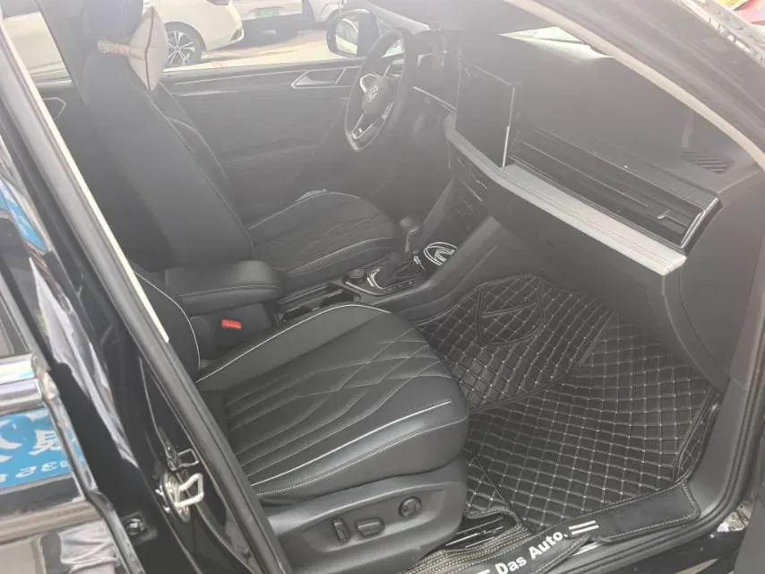 2024 Volkswagen Tiguan L 2.0T 220HP L4 7DCT,autocango,china used car exporter,china ev exporter,chinese used car exporter,chinese used ev exporter