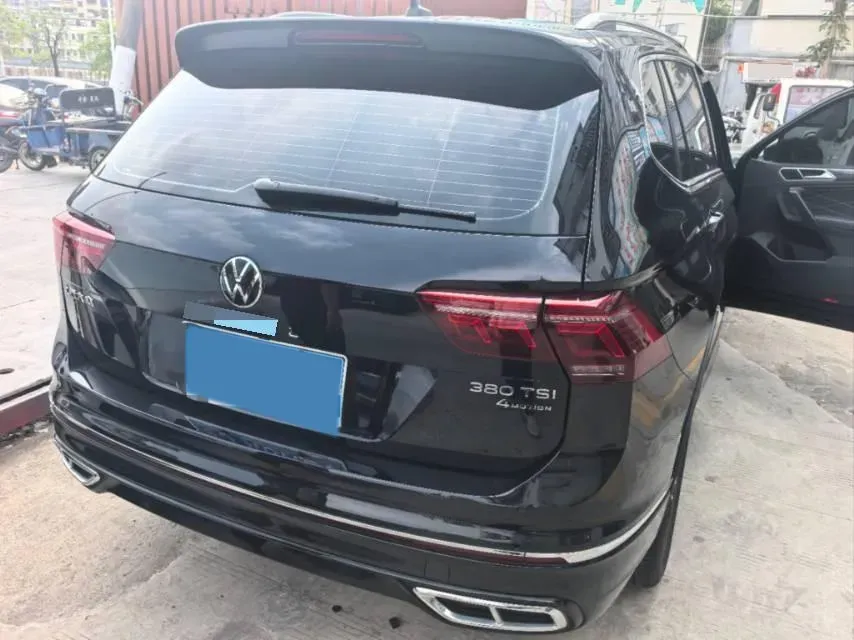 2024 Volkswagen Tiguan L 2.0T 220HP L4 7DCT,autocango,china used car exporter,china ev exporter,chinese used car exporter,chinese used ev exporter
