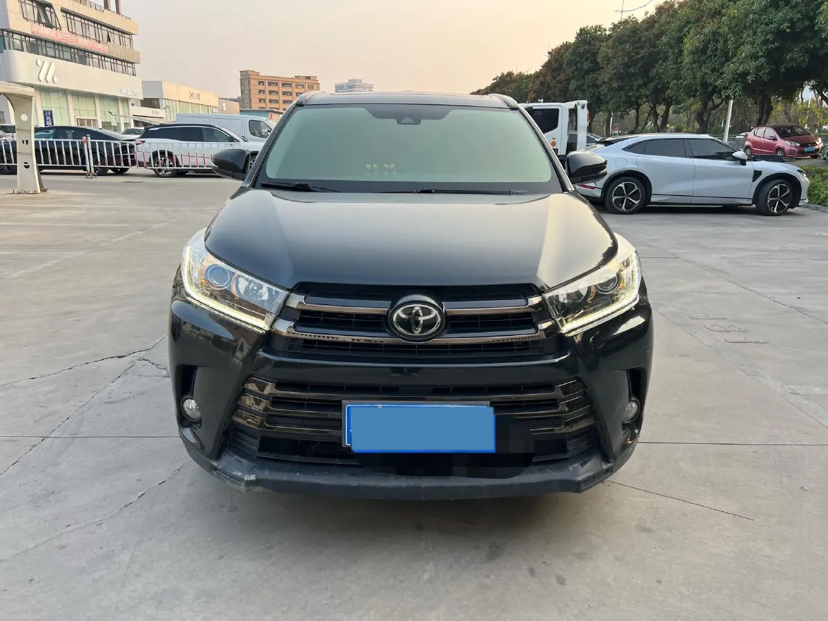 2021 Toyota Highlander 2.0T 220HP L4 6AT,autocango,china used car exporter,china ev exporter,chinese used car exporter,chinese used ev exporter