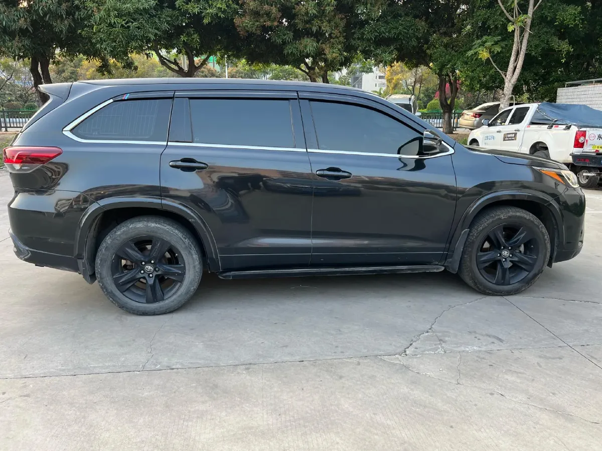 2021 Toyota Highlander 2.0T 220HP L4 6AT,autocango,china used car exporter,china ev exporter,chinese used car exporter,chinese used ev exporter
