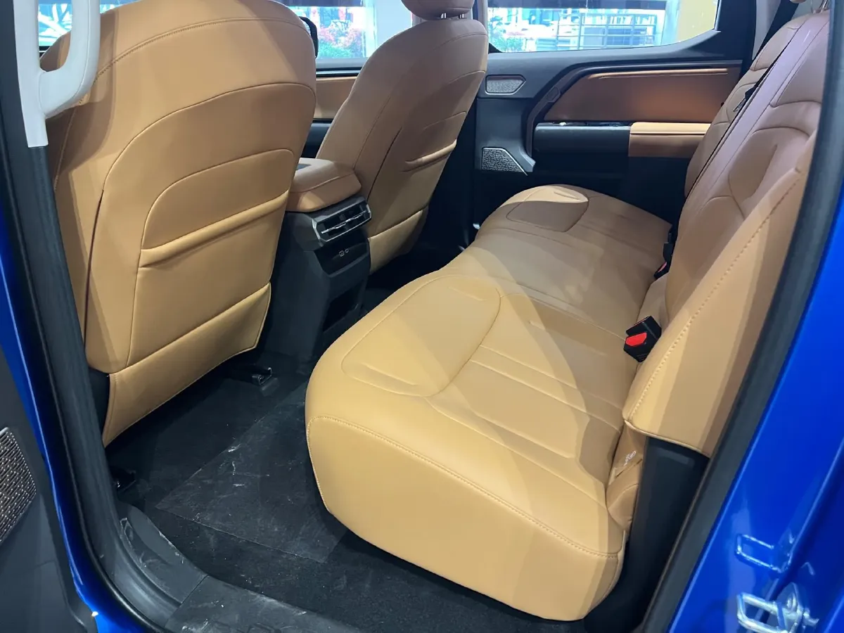 2025 MAXUS InterstellarX 2.5T 224HP L4 8AT,autocango,china used car exporter,china ev exporter,chinese used car exporter,chinese used ev exporter