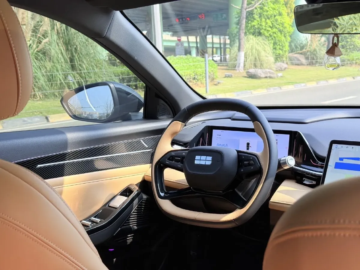 2023 Geely Galaxy L6 1.5T 163HP L4 3DHT PHEV,autocango,china used car exporter,china ev exporter,chinese used car exporter,chinese used ev exporter