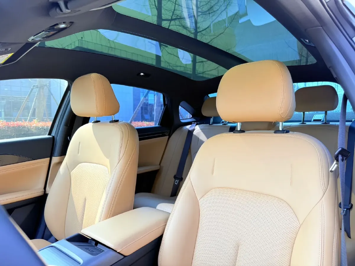 2023 Geely Galaxy L6 1.5T 163HP L4 3DHT PHEV,autocango,china used car exporter,china ev exporter,chinese used car exporter,chinese used ev exporter