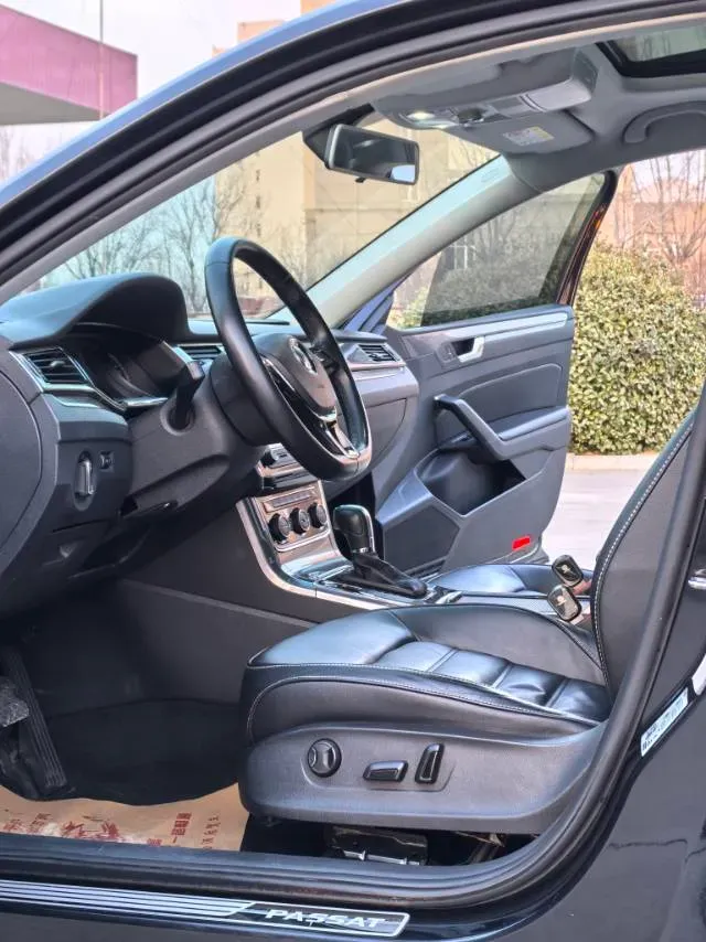 2017 Volkswagen Passat 1.8T 180HP L4 7DCT,autocango,china used car exporter,china ev exporter,chinese used car exporter,chinese used ev exporter