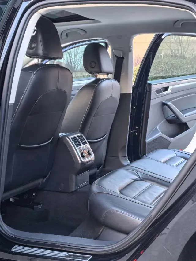 2017 Volkswagen Passat 1.8T 180HP L4 7DCT,autocango,china used car exporter,china ev exporter,chinese used car exporter,chinese used ev exporter