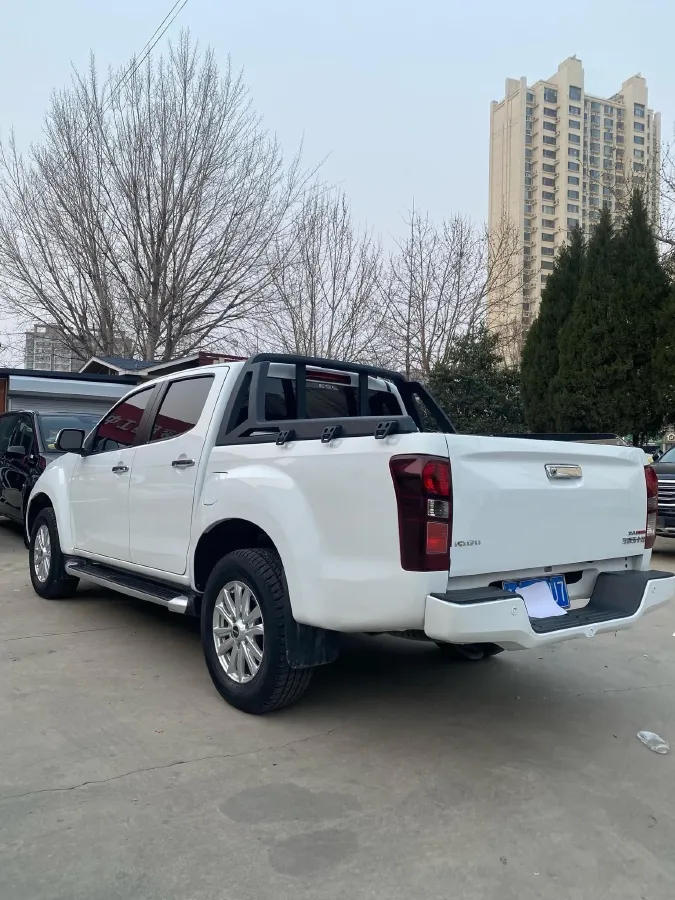 2022 Isuzu LingTuo 2.0T 220HP L4 8AT,autocango,china used car exporter,china ev exporter,chinese used car exporter,chinese used ev exporter