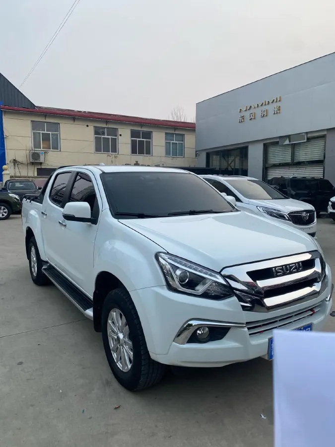 2022 Isuzu LingTuo 2.0T 220HP L4 8AT,autocango,china used car exporter,china ev exporter,chinese used car exporter,chinese used ev exporter