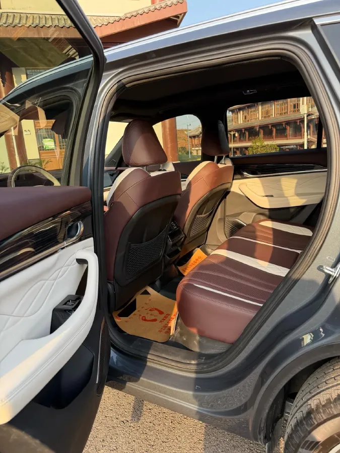 2021 Geely Monjaro 2.0T 218HP L4 7DCT,autocango,china used car exporter,china ev exporter,chinese used car exporter,chinese used ev exporter