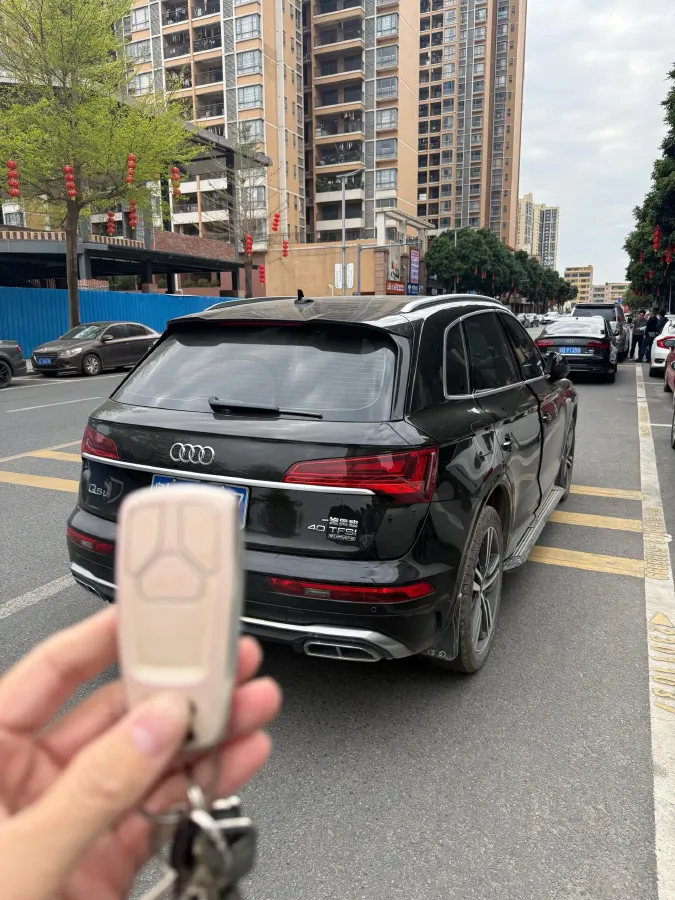 2022 Audi Q5L 2.0T 190HP L4 7DCT,autocango,china used car exporter,china ev exporter,chinese used car exporter,chinese used ev exporter
