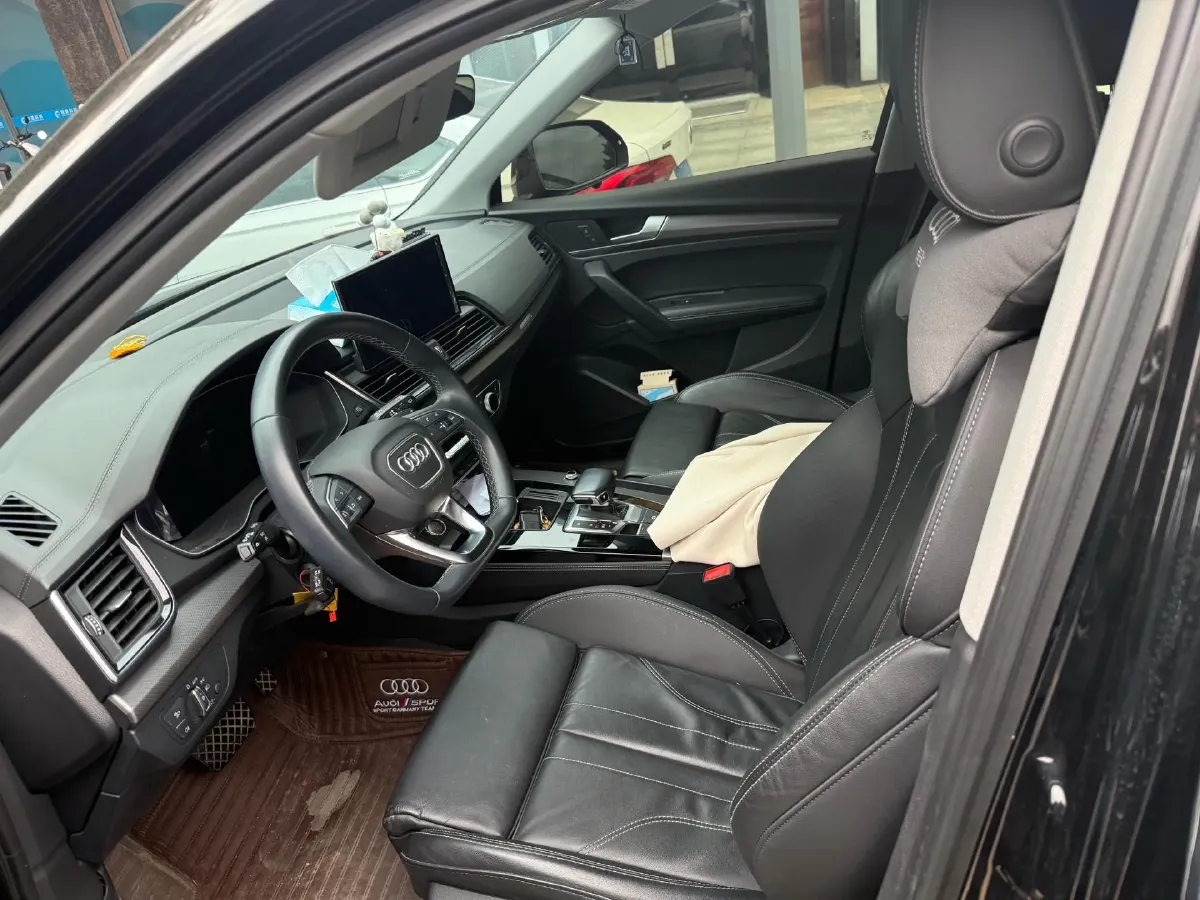 2022 Audi Q5L 2.0T 190HP L4 7DCT,autocango,china used car exporter,china ev exporter,chinese used car exporter,chinese used ev exporter