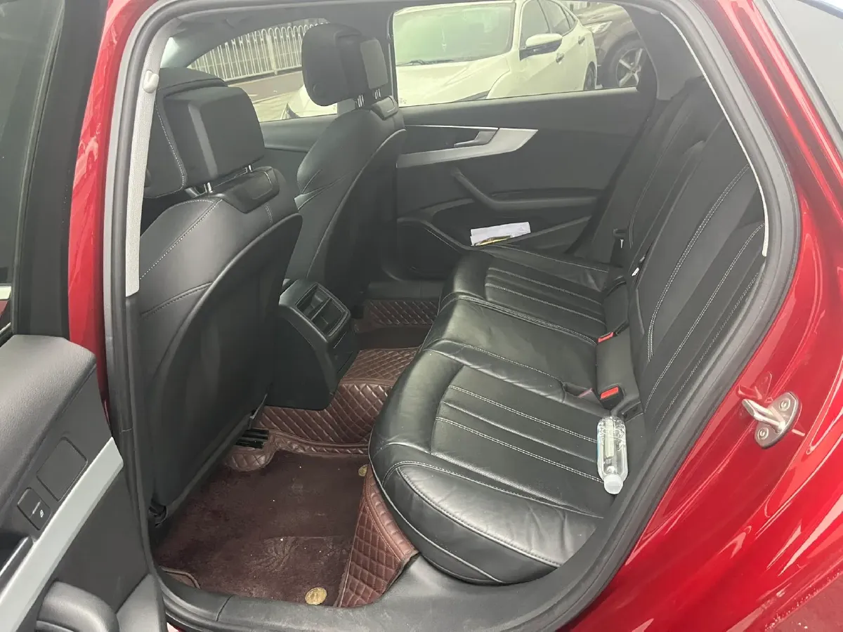 2020 Audi A4L 2.0T 190HP L4 7DCT,autocango,china used car exporter,china ev exporter,chinese used car exporter,chinese used ev exporter