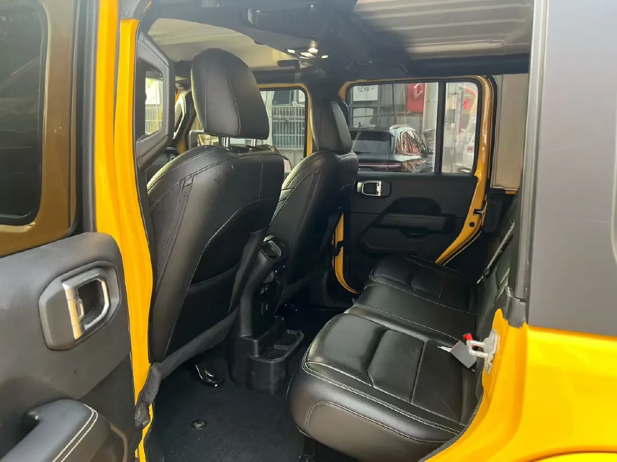 2021 Jeep Wrangler 2.0T 266HP L4 8AT,autocango,china used car exporter,china ev exporter,chinese used car exporter,chinese used ev exporter