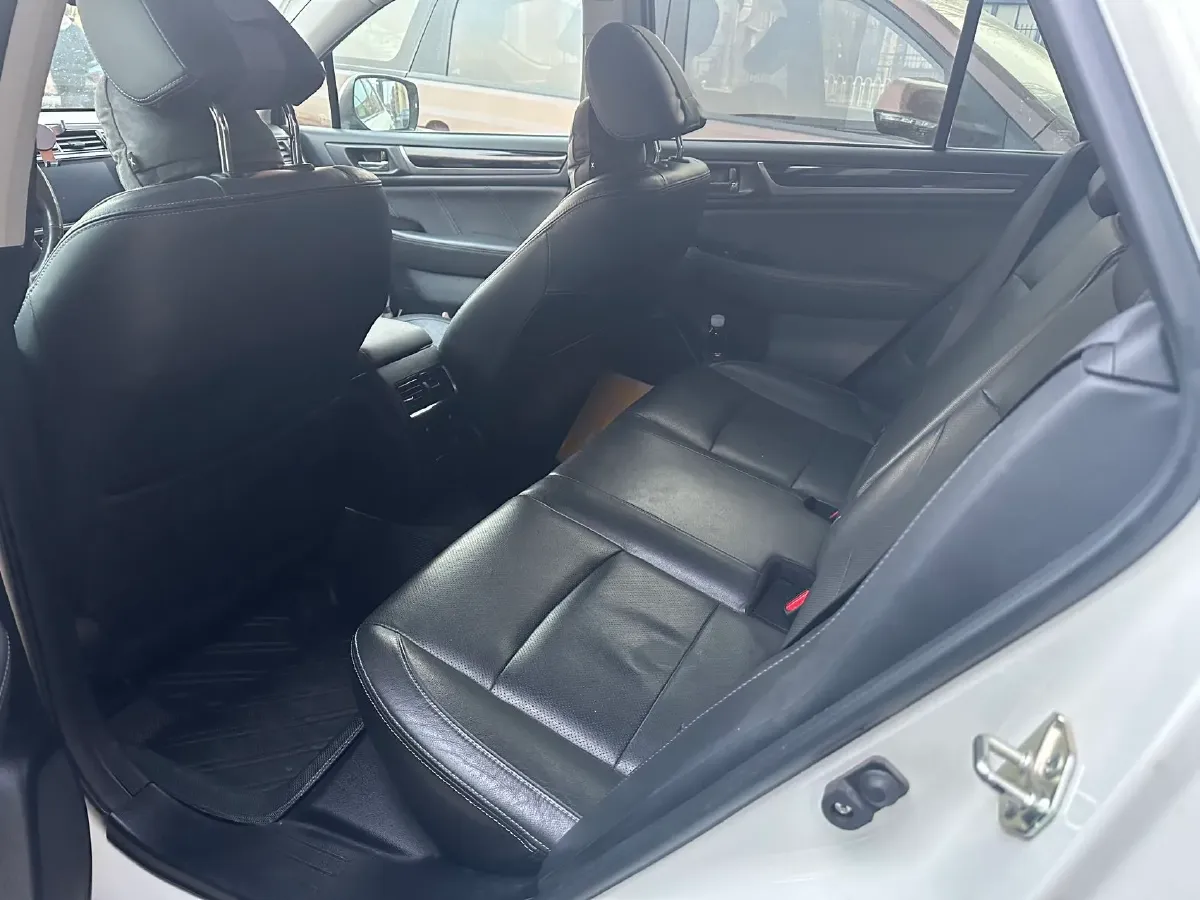 2017 Subaru Outback 2.5L 175HP H4 CVT,autocango,china used car exporter,china ev exporter,chinese used car exporter,chinese used ev exporter