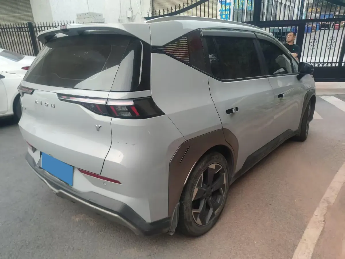 2022 Geely Okavango 1.8T 184HP L4 7DCT,autocango,china used car exporter,china ev exporter,chinese used car exporter,chinese used ev exporter