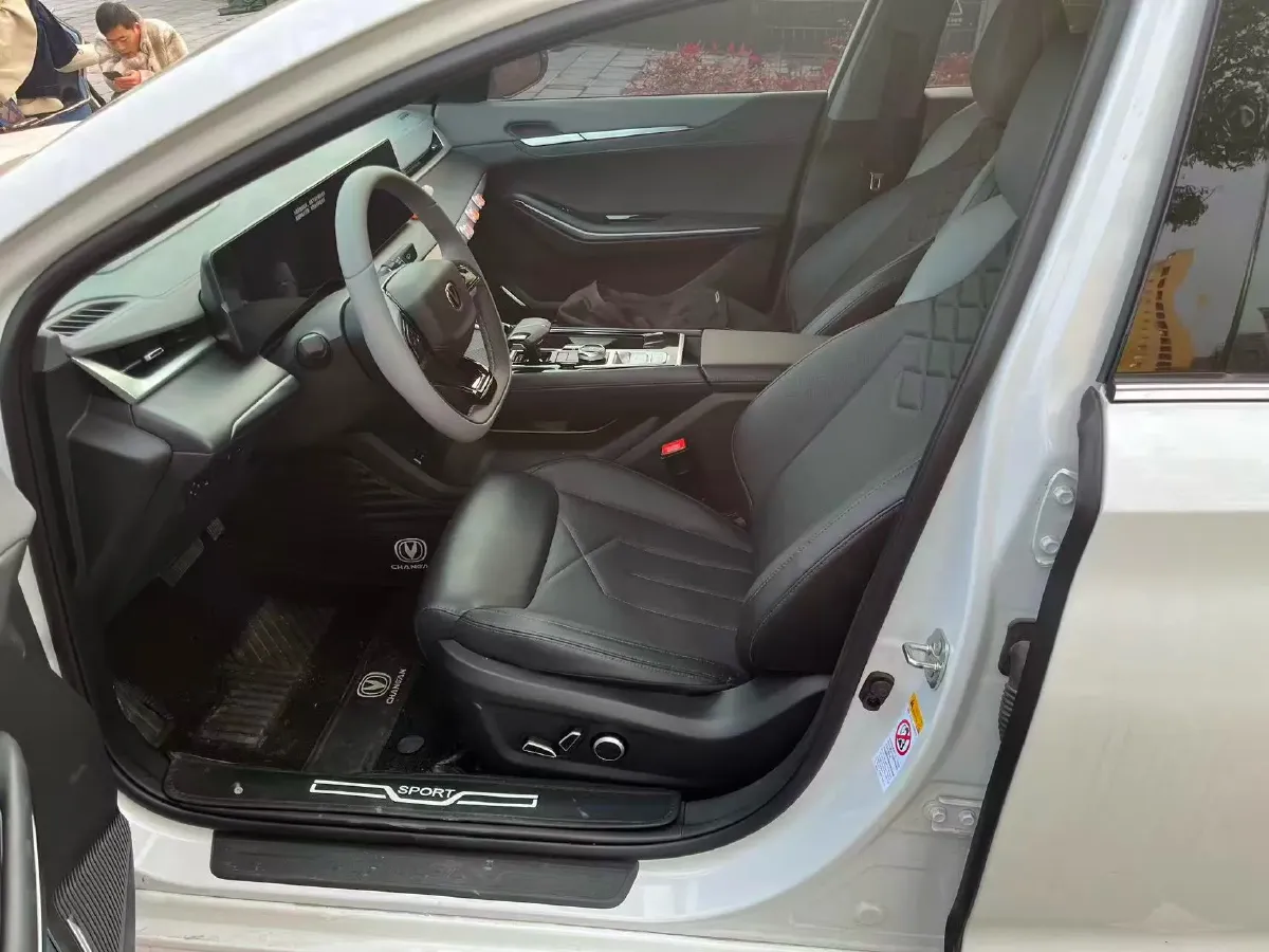 2023 ChangAn Raeton Plus 1.5T 188HP L4 7DCT,autocango,china used car exporter,china ev exporter,chinese used car exporter,chinese used ev exporter