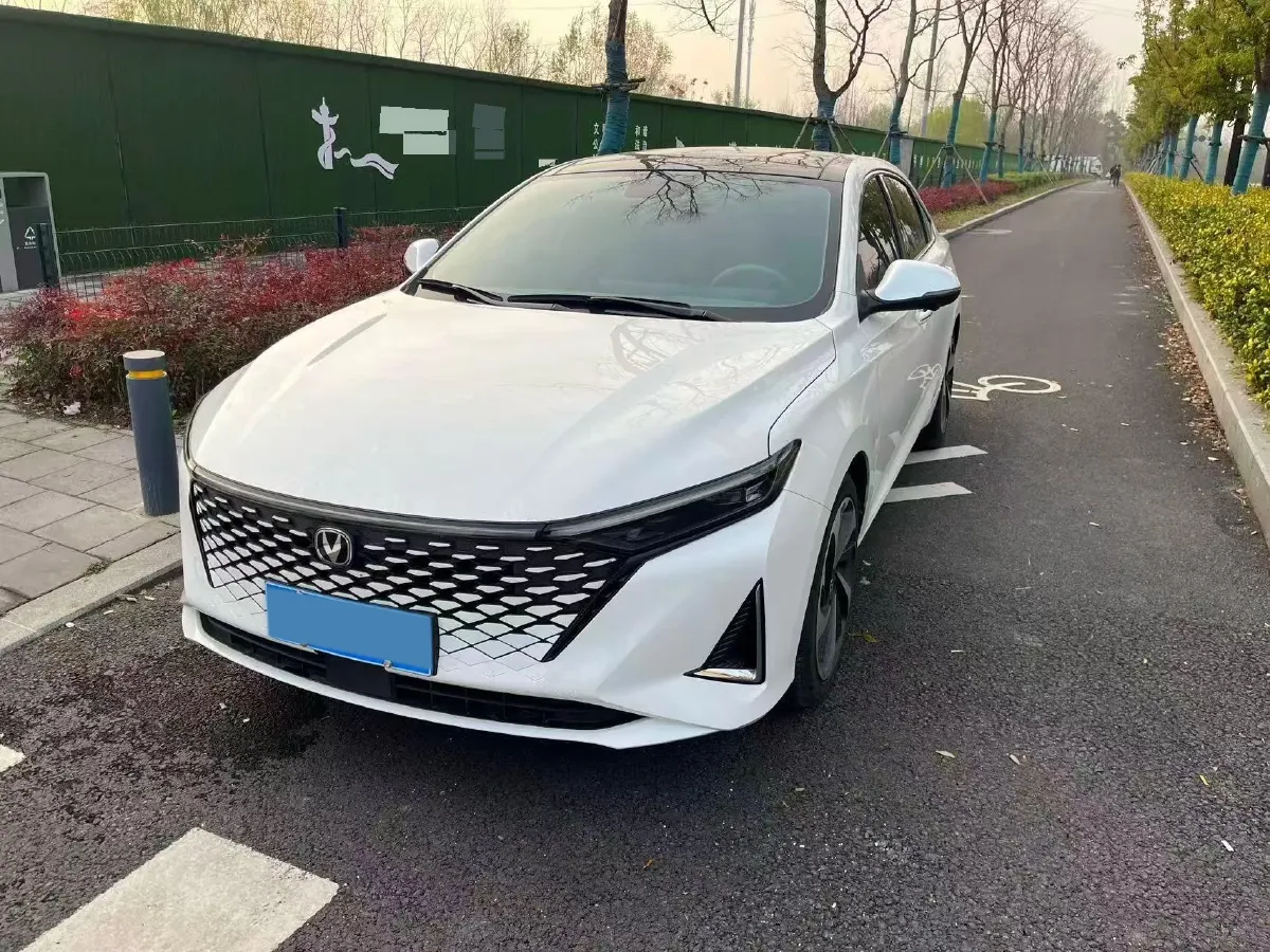 2023 ChangAn Raeton Plus 1.5T 188HP L4 7DCT,autocango,china used car exporter,china ev exporter,chinese used car exporter,chinese used ev exporter
