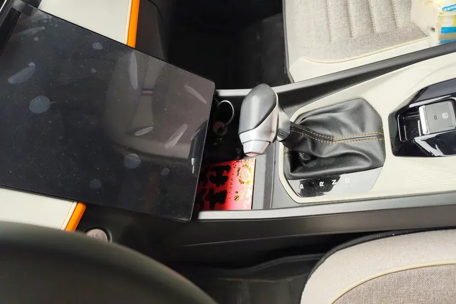 2023 DongFeng Aeolus YiXuan 1.5L 125HP L4 6DCT,autocango,china used car exporter,china ev exporter,chinese used car exporter,chinese used ev exporter