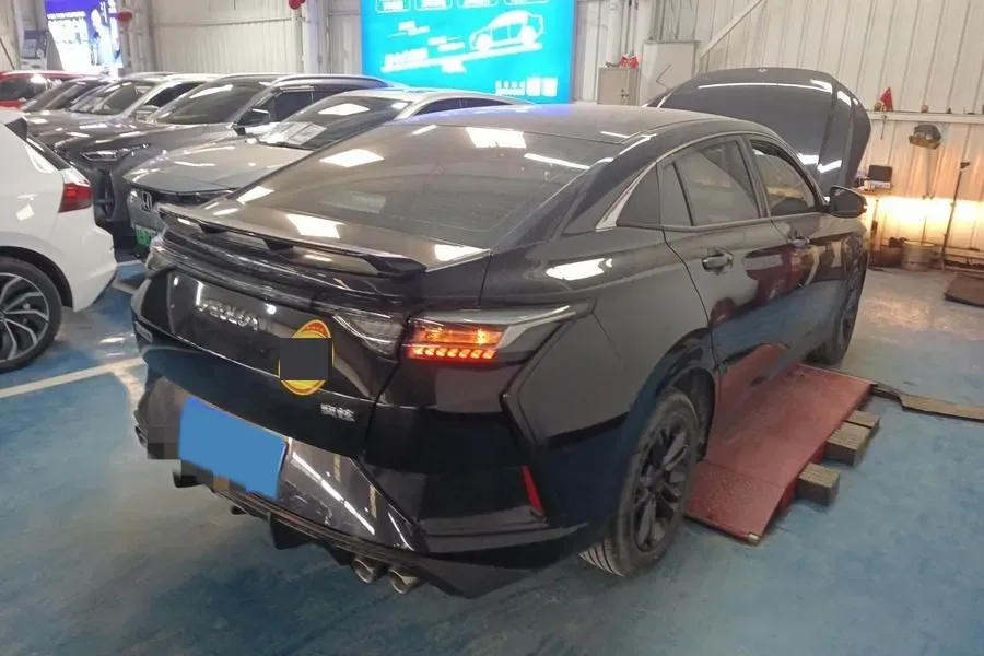 2023 DongFeng Aeolus YiXuan 1.5L 125HP L4 6DCT,autocango,china used car exporter,china ev exporter,chinese used car exporter,chinese used ev exporter