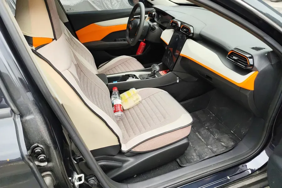 2023 DongFeng Aeolus YiXuan 1.5L 125HP L4 6DCT,autocango,china used car exporter,china ev exporter,chinese used car exporter,chinese used ev exporter