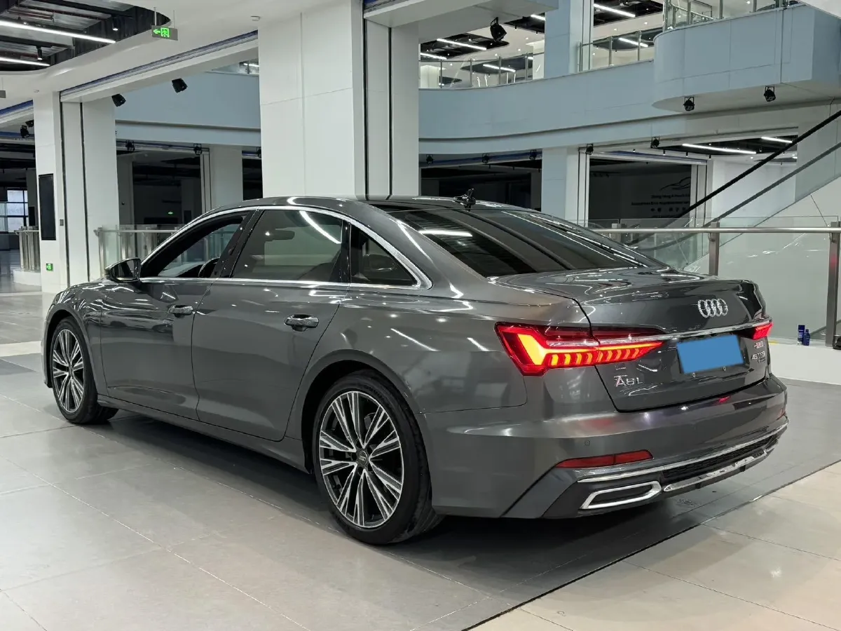 2019 Mercedes-Benz E Class 1.5T 184HP L4 9AT,autocango,china used car exporter,china ev exporter,chinese used car exporter,chinese used ev exporter