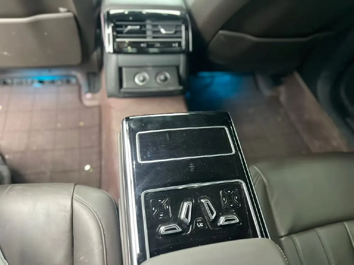 2025 Audi A8 2.0T 265HP L4 8AT,autocango,china used car exporter,china ev exporter,chinese used car exporter,chinese used ev exporter