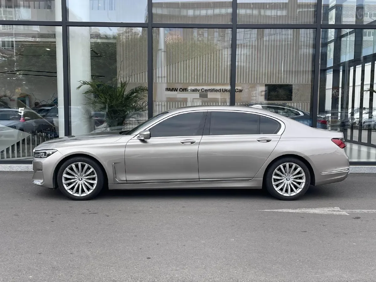 2021 BMW 7 Series 2.0T 265HP L4 8AT,autocango,china used car exporter,china ev exporter,chinese used car exporter,chinese used ev exporter