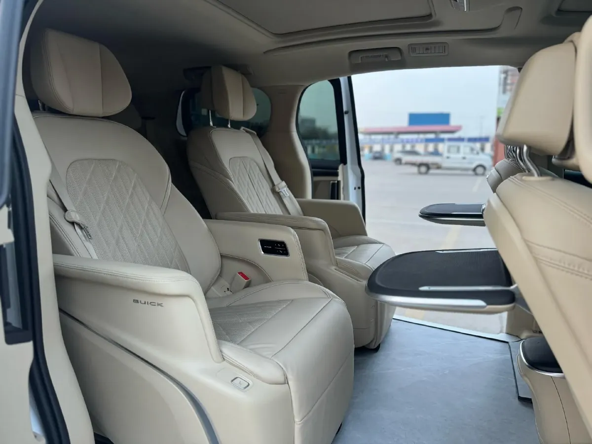 2022 Buick GL8 2.0T 237HP L4 9AT,autocango,china used car exporter,china ev exporter,chinese used car exporter,chinese used ev exporter