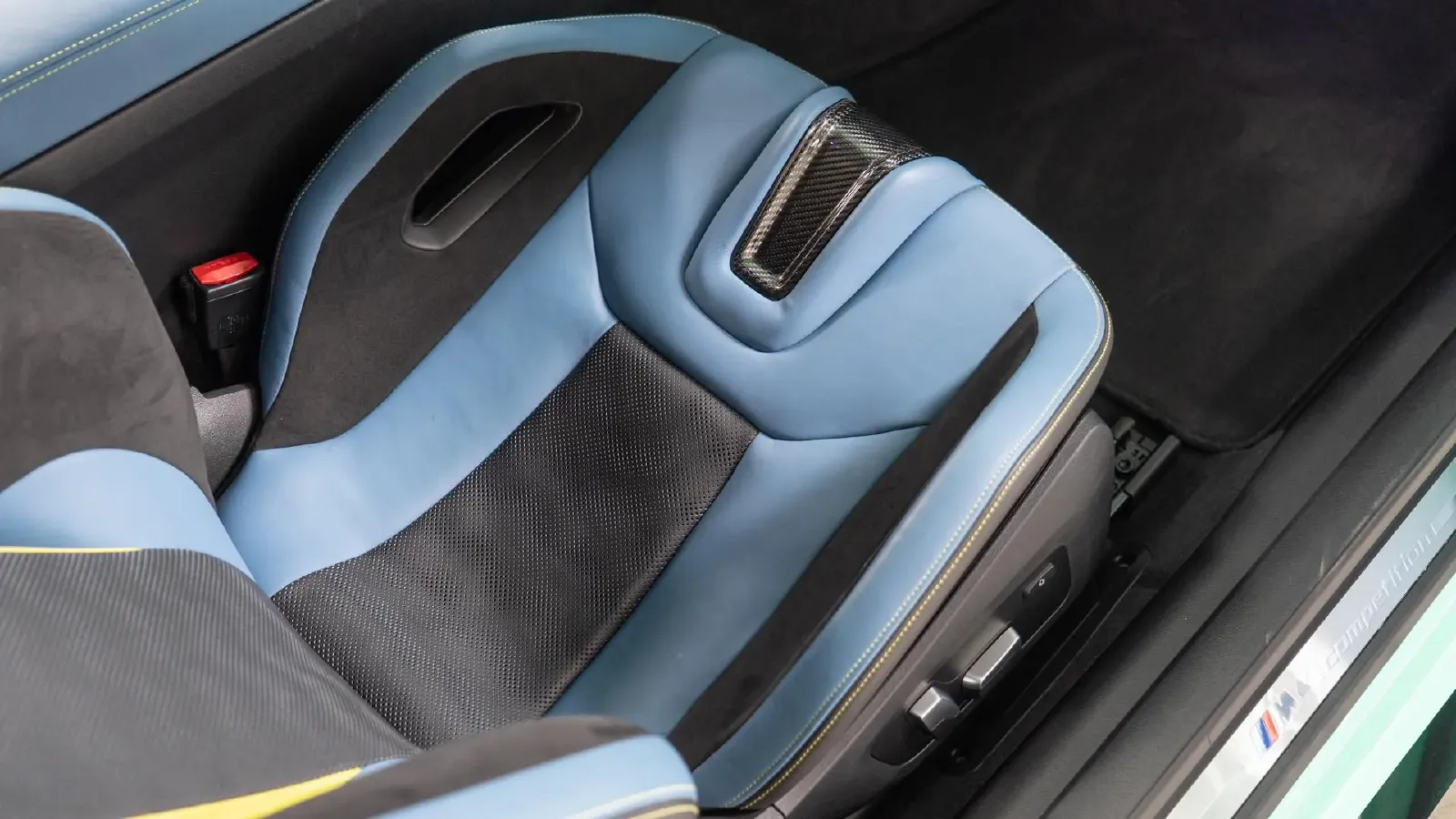 2021 BMW M4 3.0T 510HP L6 8AT,autocango,china used car exporter,china ev exporter,chinese used car exporter,chinese used ev exporter