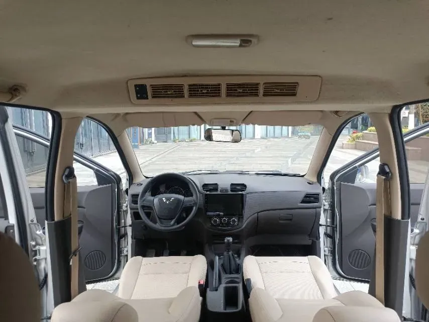 2016 WuLing HongGuang 1.5L 112HP L4 5MT,autocango,china used car exporter,china ev exporter,chinese used car exporter,chinese used ev exporter