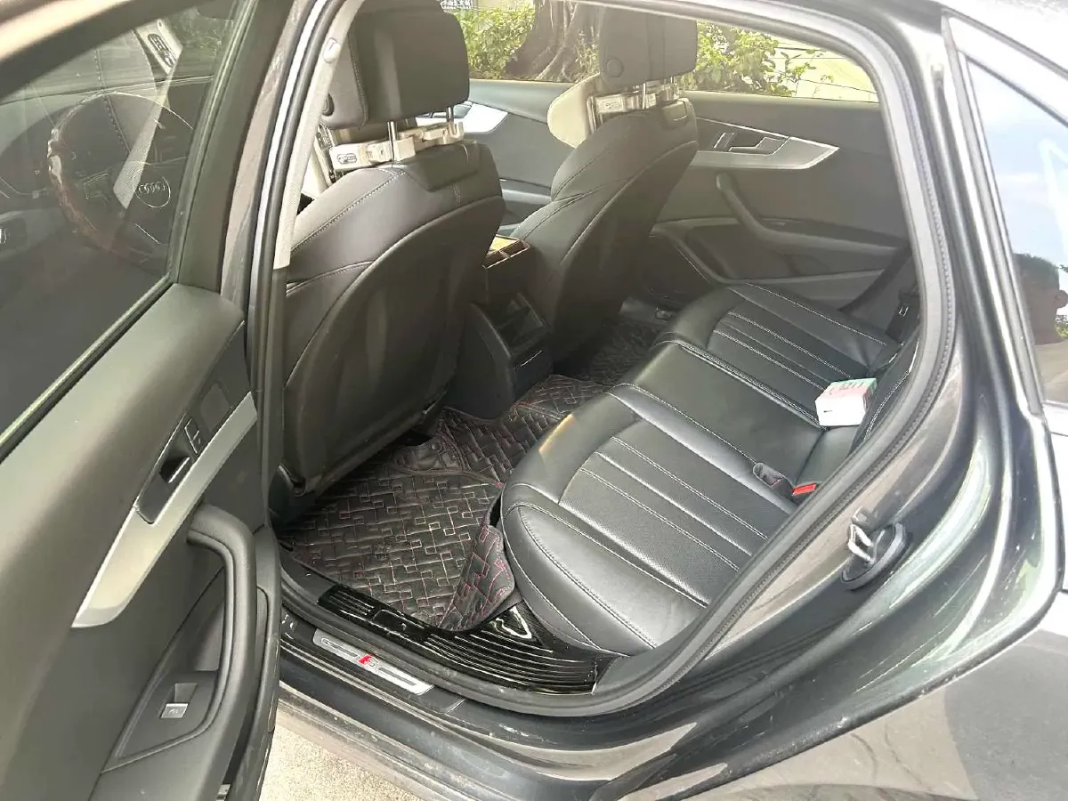 2023 Audi A4L 2.0T 190HP L4 7DCT,autocango,china used car exporter,china ev exporter,chinese used car exporter,chinese used ev exporter