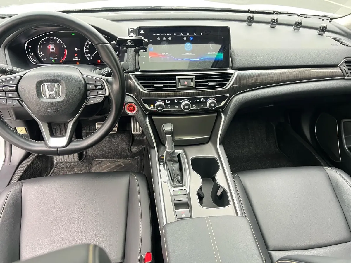 2022 Honda Accord 1.5T 194HP L4 CVT,autocango,china used car exporter,china ev exporter,chinese used car exporter,chinese used ev exporter