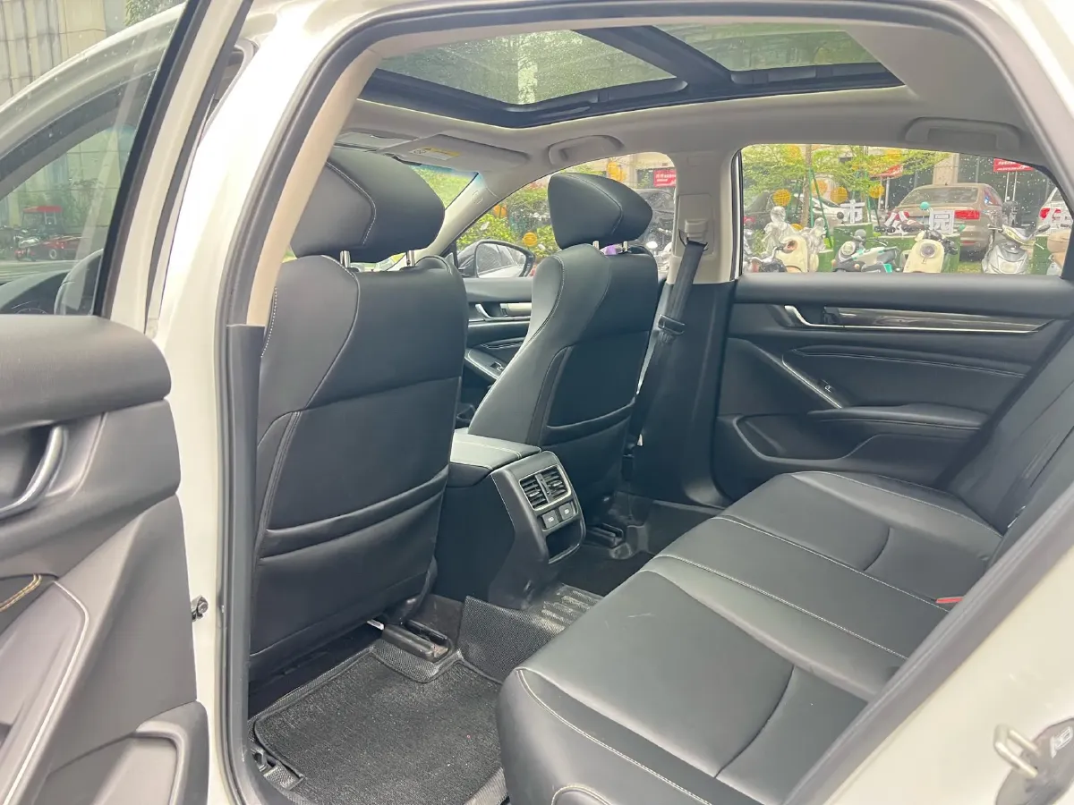 2022 Honda Accord 1.5T 194HP L4 CVT,autocango,china used car exporter,china ev exporter,chinese used car exporter,chinese used ev exporter