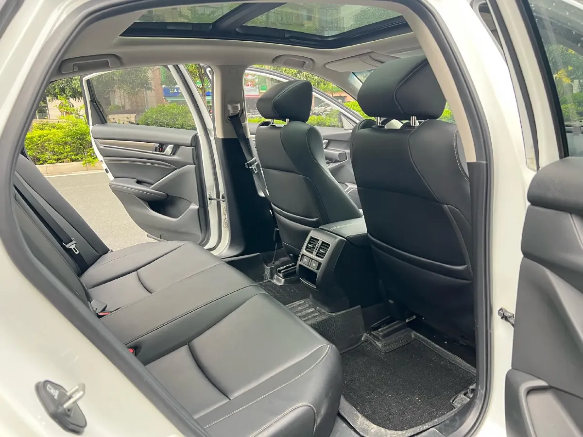 2022 Honda Accord 1.5T 194HP L4 CVT,autocango,china used car exporter,china ev exporter,chinese used car exporter,chinese used ev exporter