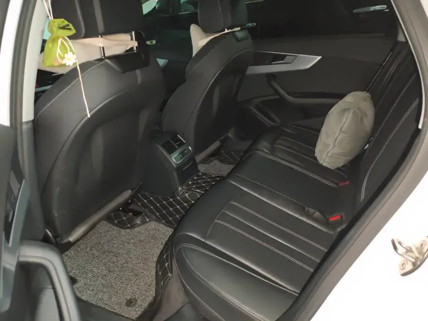 2023 Audi A4L 2.0T 190HP L4 7DCT,autocango,china used car exporter,china ev exporter,chinese used car exporter,chinese used ev exporter