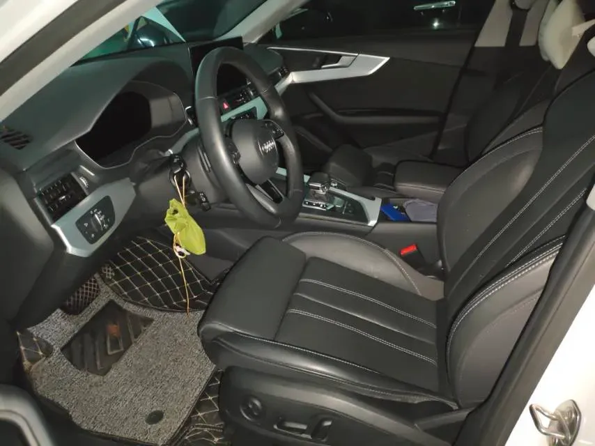 2023 Audi A4L 2.0T 190HP L4 7DCT,autocango,china used car exporter,china ev exporter,chinese used car exporter,chinese used ev exporter