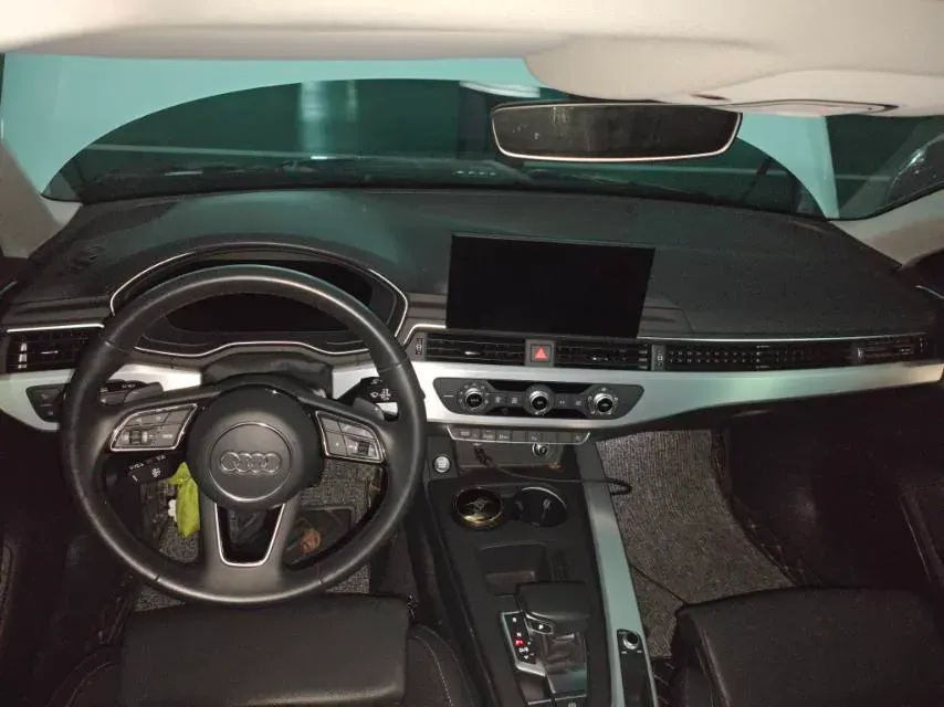 2023 Audi A4L 2.0T 190HP L4 7DCT,autocango,china used car exporter,china ev exporter,chinese used car exporter,chinese used ev exporter