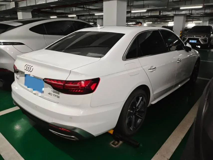 2023 Audi A4L 2.0T 190HP L4 7DCT,autocango,china used car exporter,china ev exporter,chinese used car exporter,chinese used ev exporter