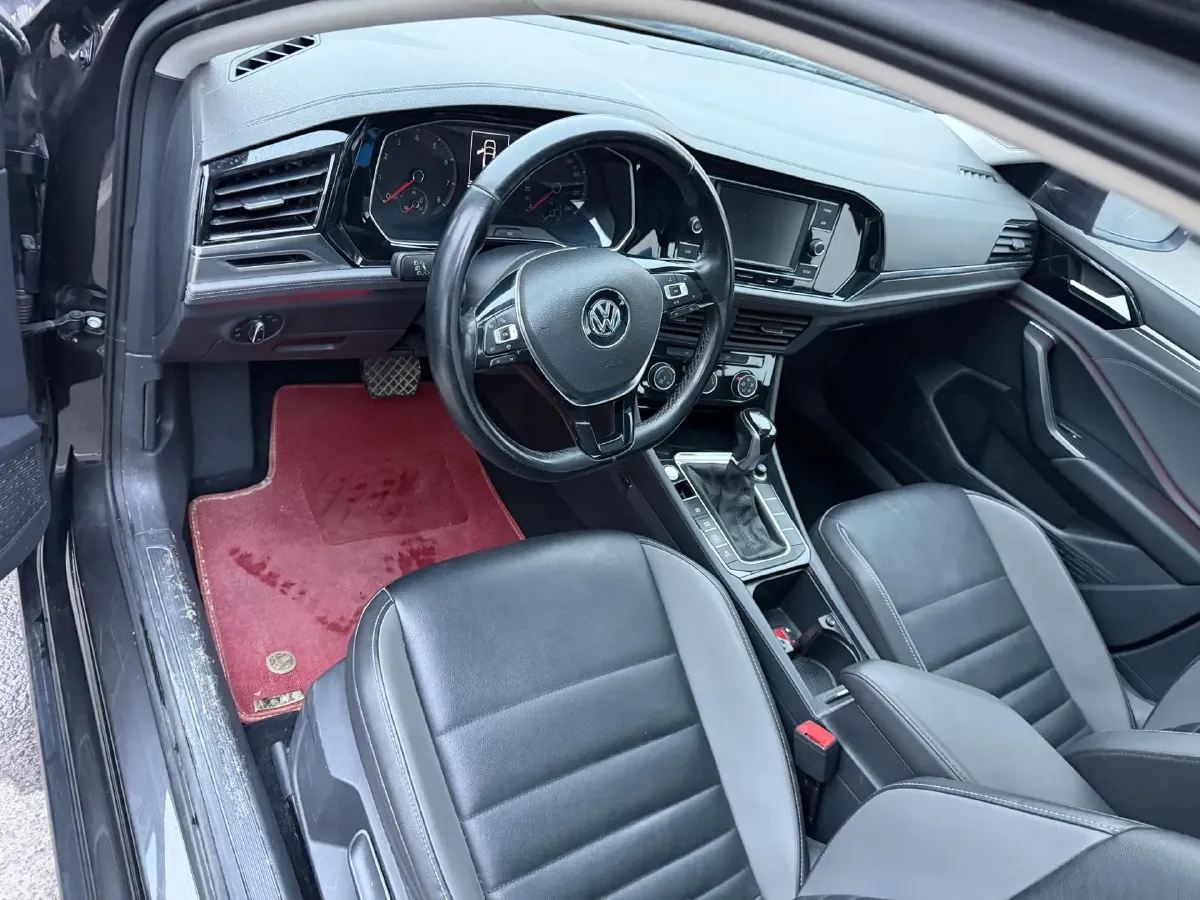 2019 Jeep Renegade 1.3T 173HP L4 7DCT,autocango,china used car exporter,china ev exporter,chinese used car exporter,chinese used ev exporter