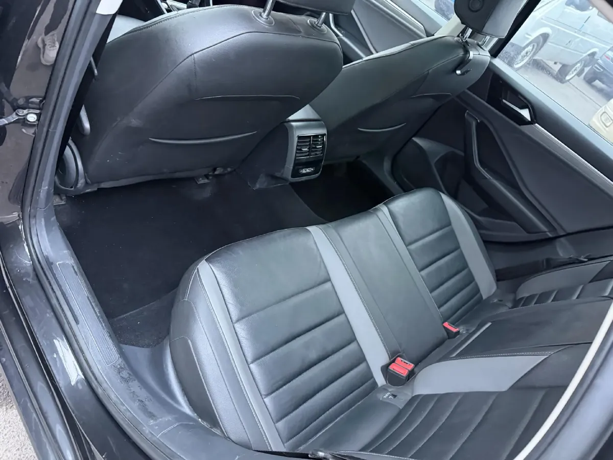 2019 Jeep Renegade 1.3T 173HP L4 7DCT,autocango,china used car exporter,china ev exporter,chinese used car exporter,chinese used ev exporter