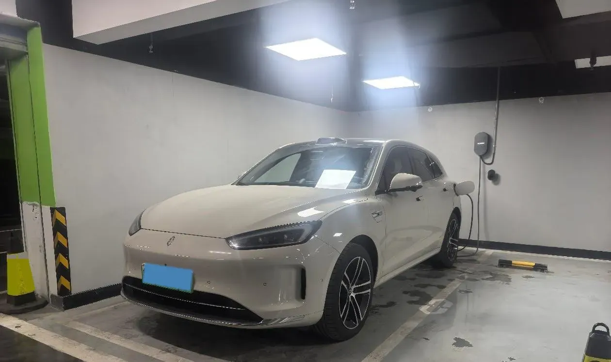 2025 AITO AITO M5 1.5T 152HP L4 REEV 42KWH,autocango,china used car exporter,china ev exporter,chinese used car exporter,chinese used ev exporter