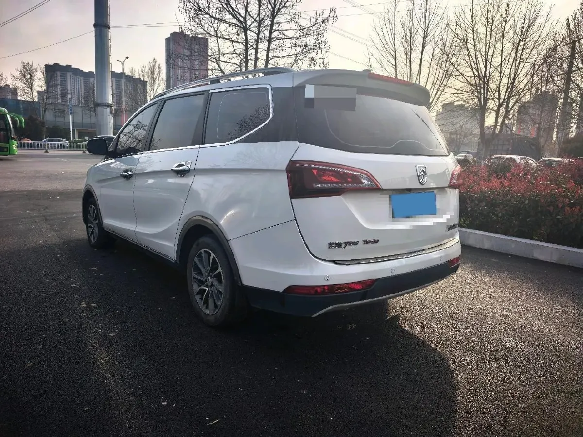 2019 BaoJun 730 1.5T 147HP L4 CVT,autocango,china used car exporter,china ev exporter,chinese used car exporter,chinese used ev exporter