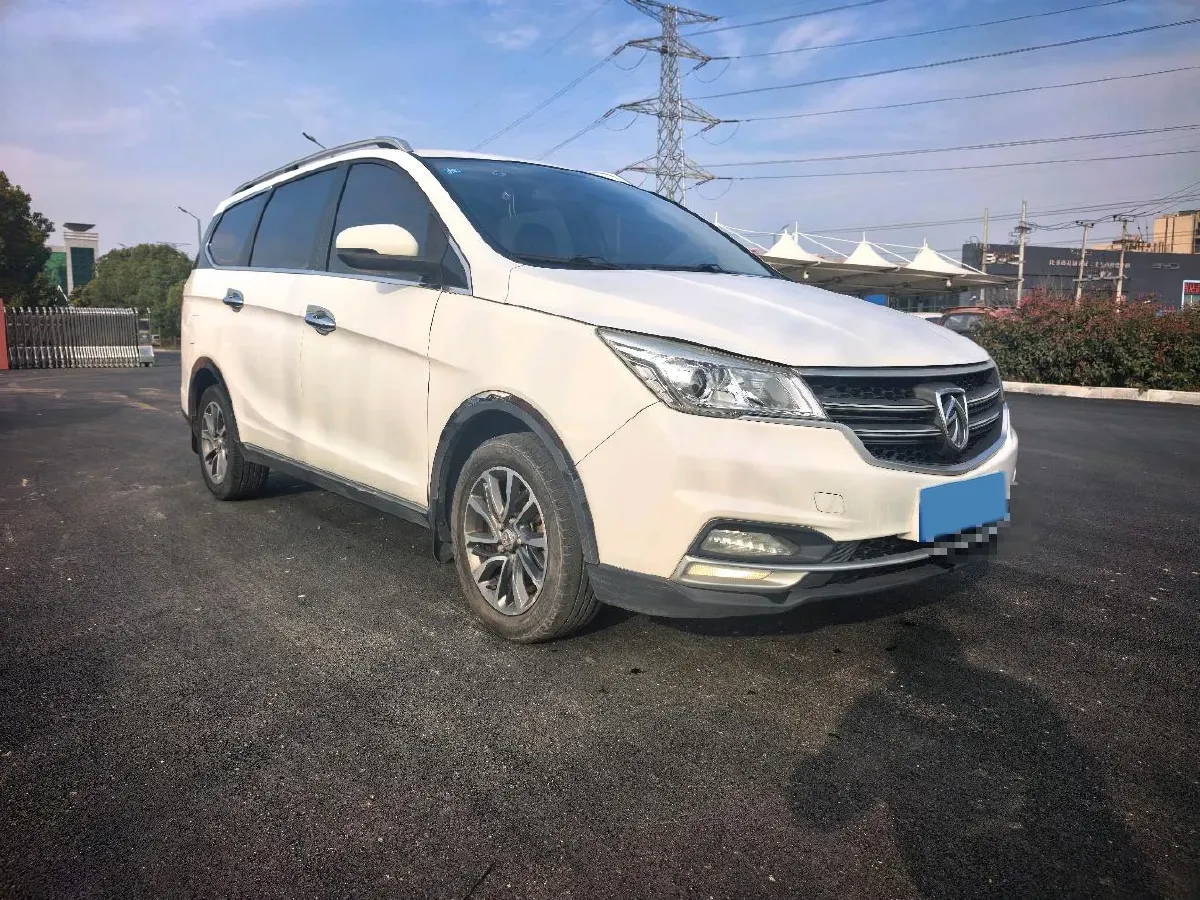 2019 BaoJun 730 1.5T 147HP L4 CVT,autocango,china used car exporter,china ev exporter,chinese used car exporter,chinese used ev exporter