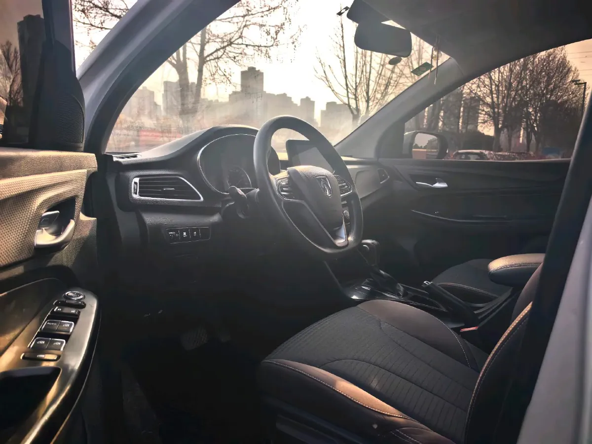 2019 BaoJun 730 1.5T 147HP L4 CVT,autocango,china used car exporter,china ev exporter,chinese used car exporter,chinese used ev exporter