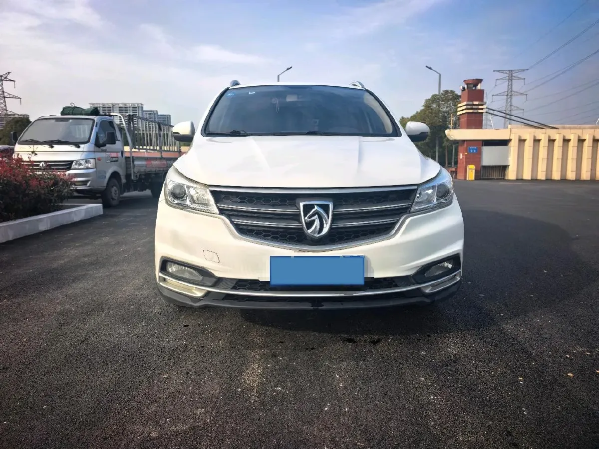 2019 BaoJun 730 1.5T 147HP L4 CVT,autocango,china used car exporter,china ev exporter,chinese used car exporter,chinese used ev exporter
